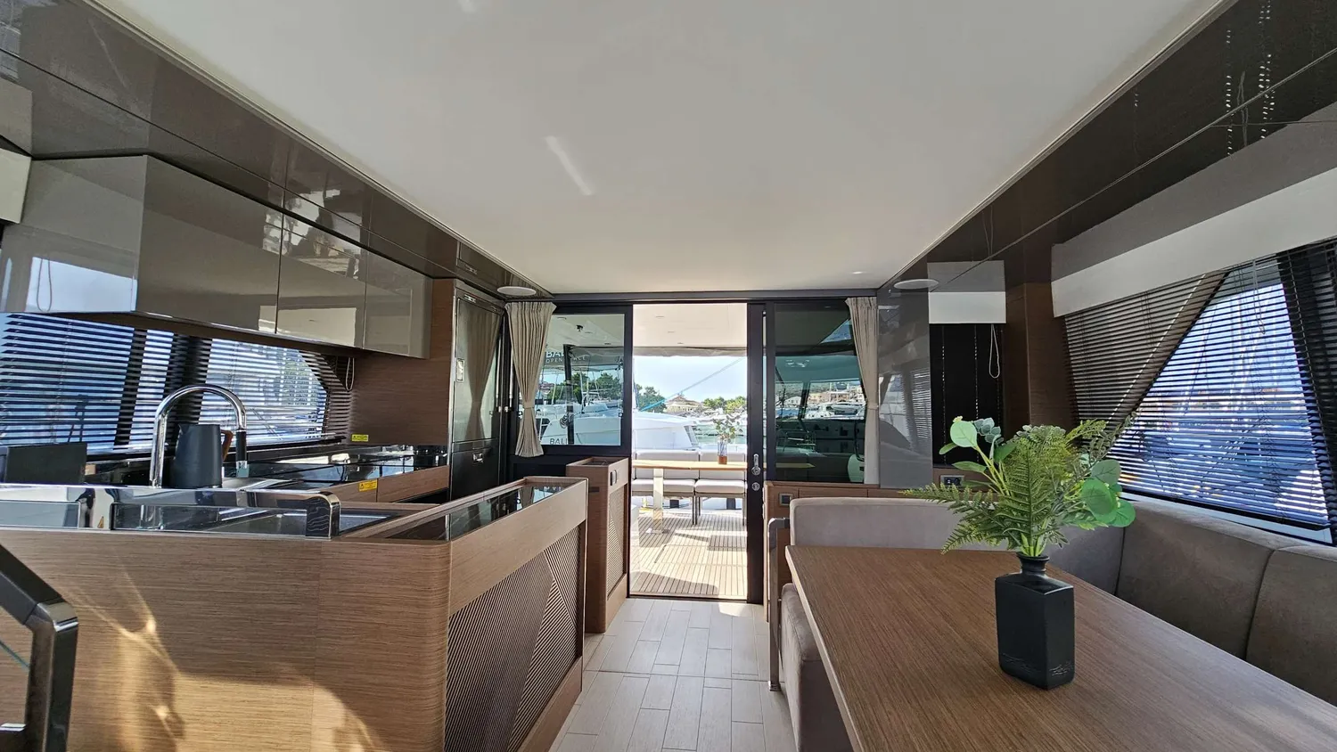 yacht-572821