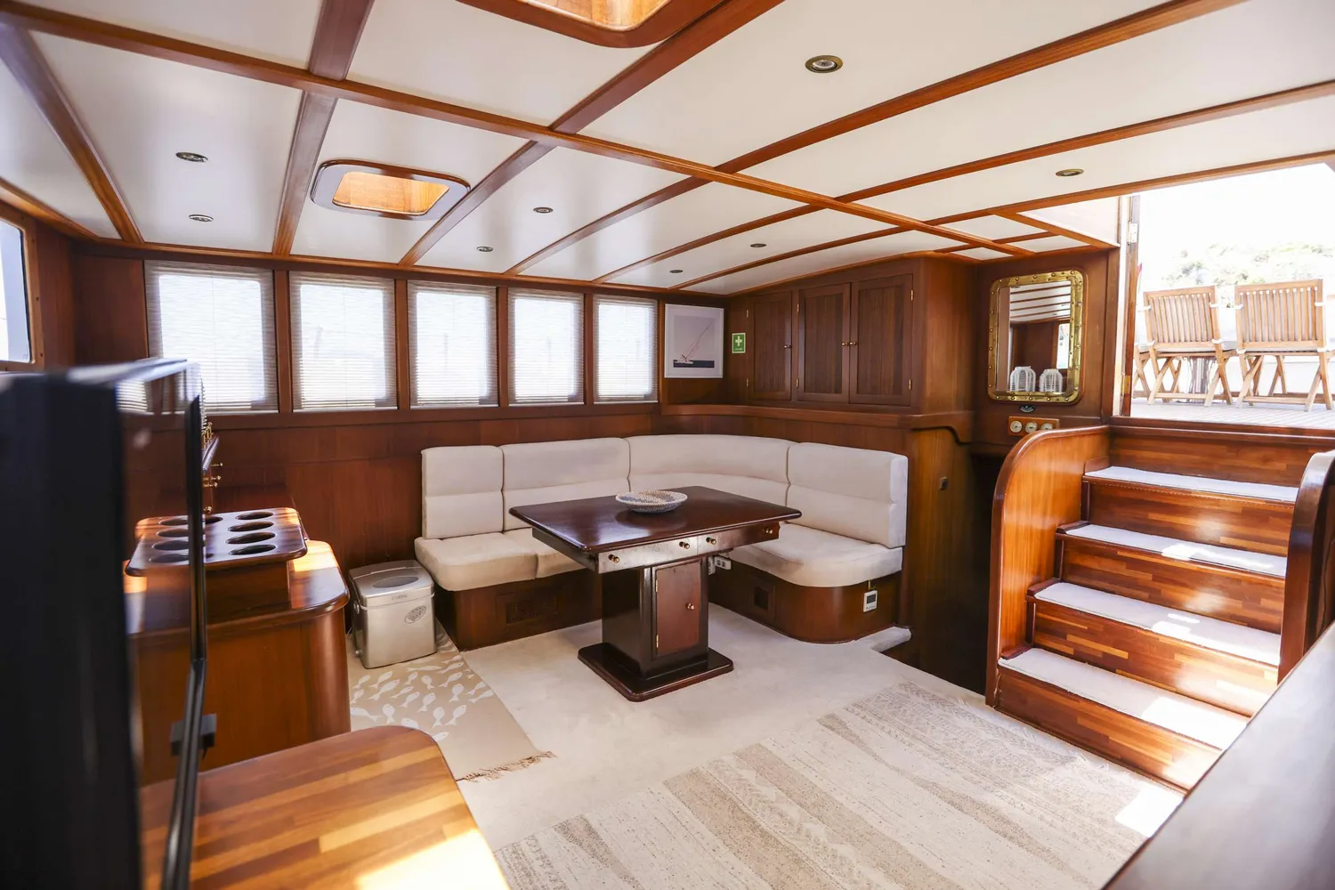 yacht-596136