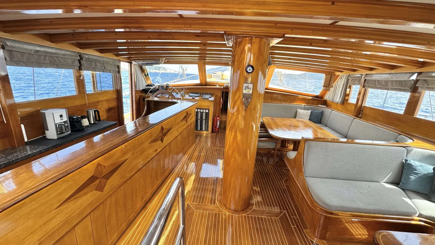 yacht-585608