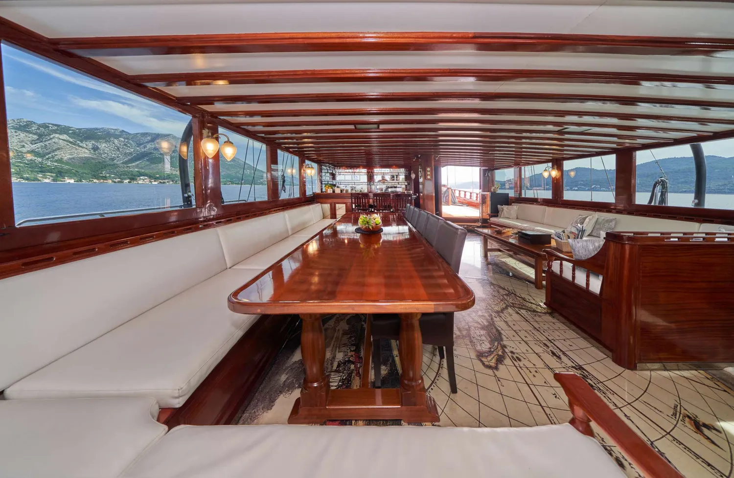 yacht-568408