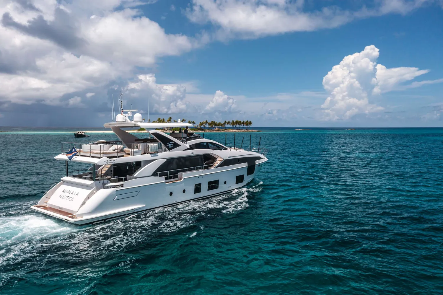 yacht-586134