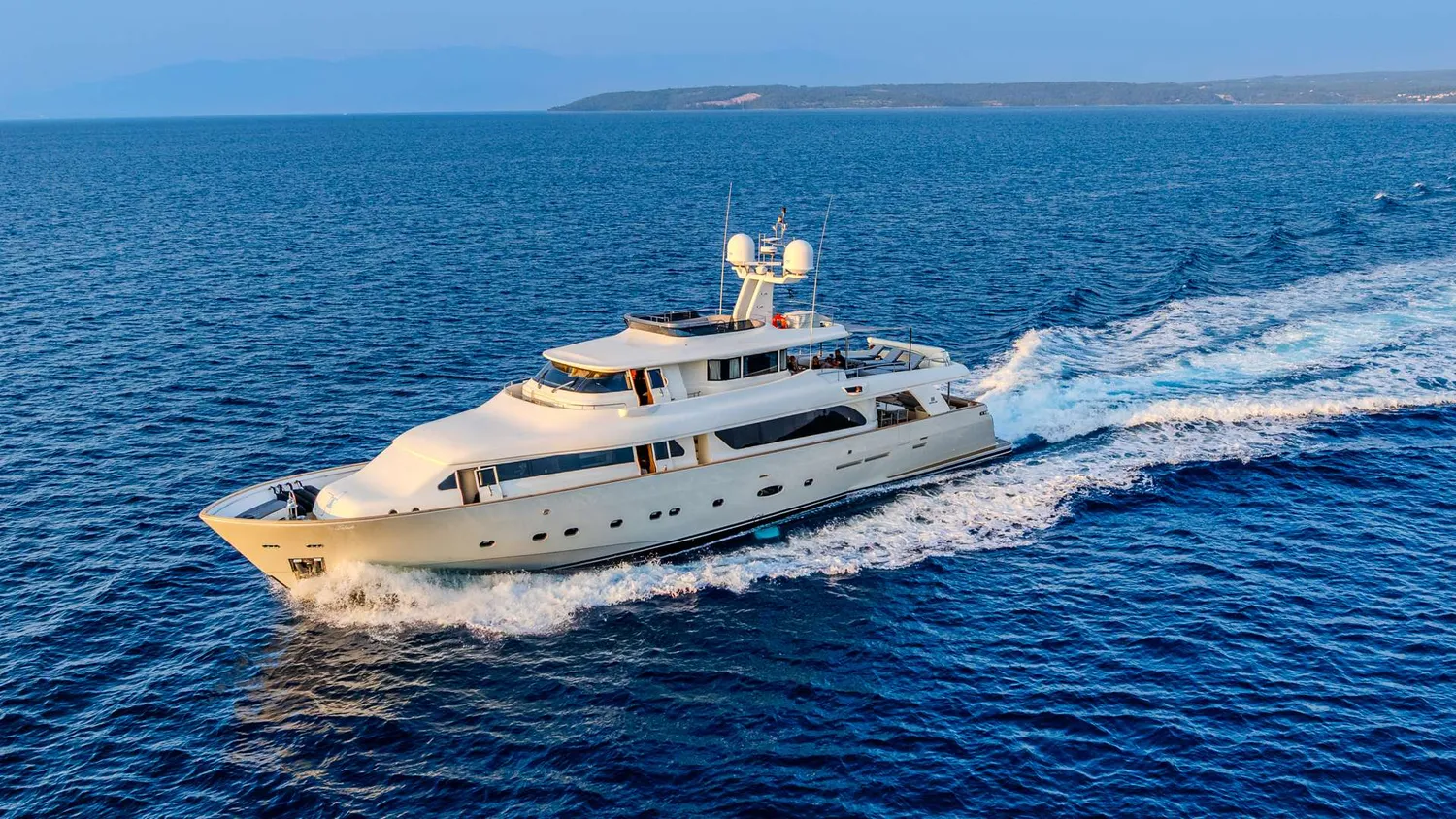 yacht-581052