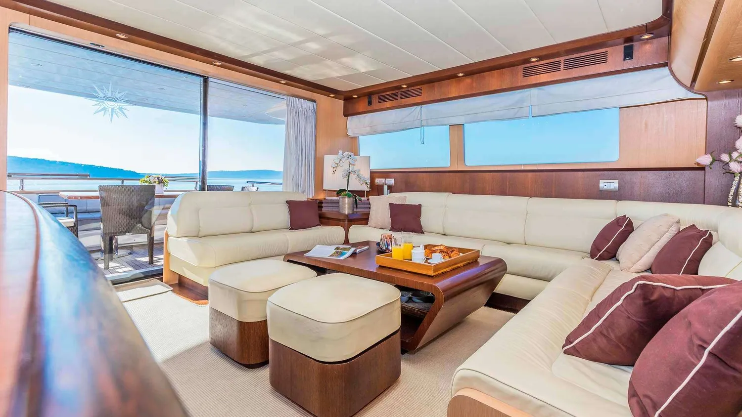 yacht-588816