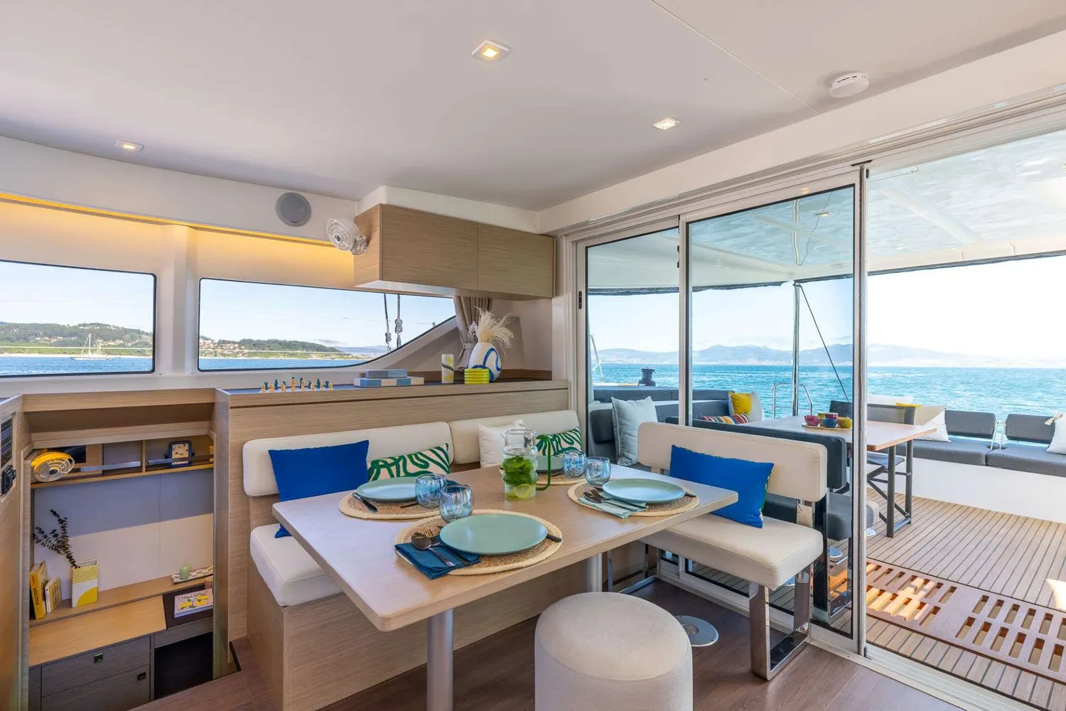yacht-589744