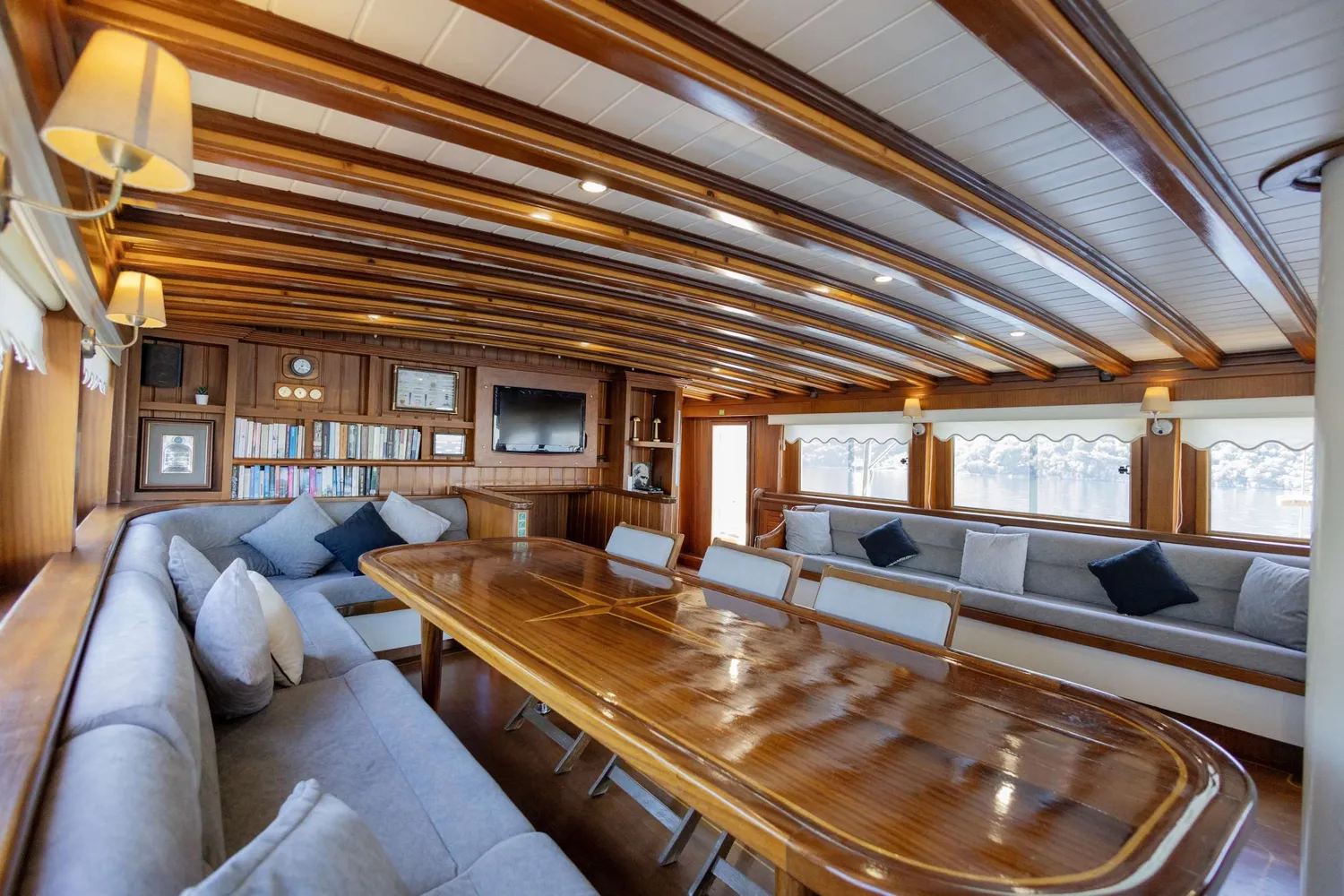 yacht-593508
