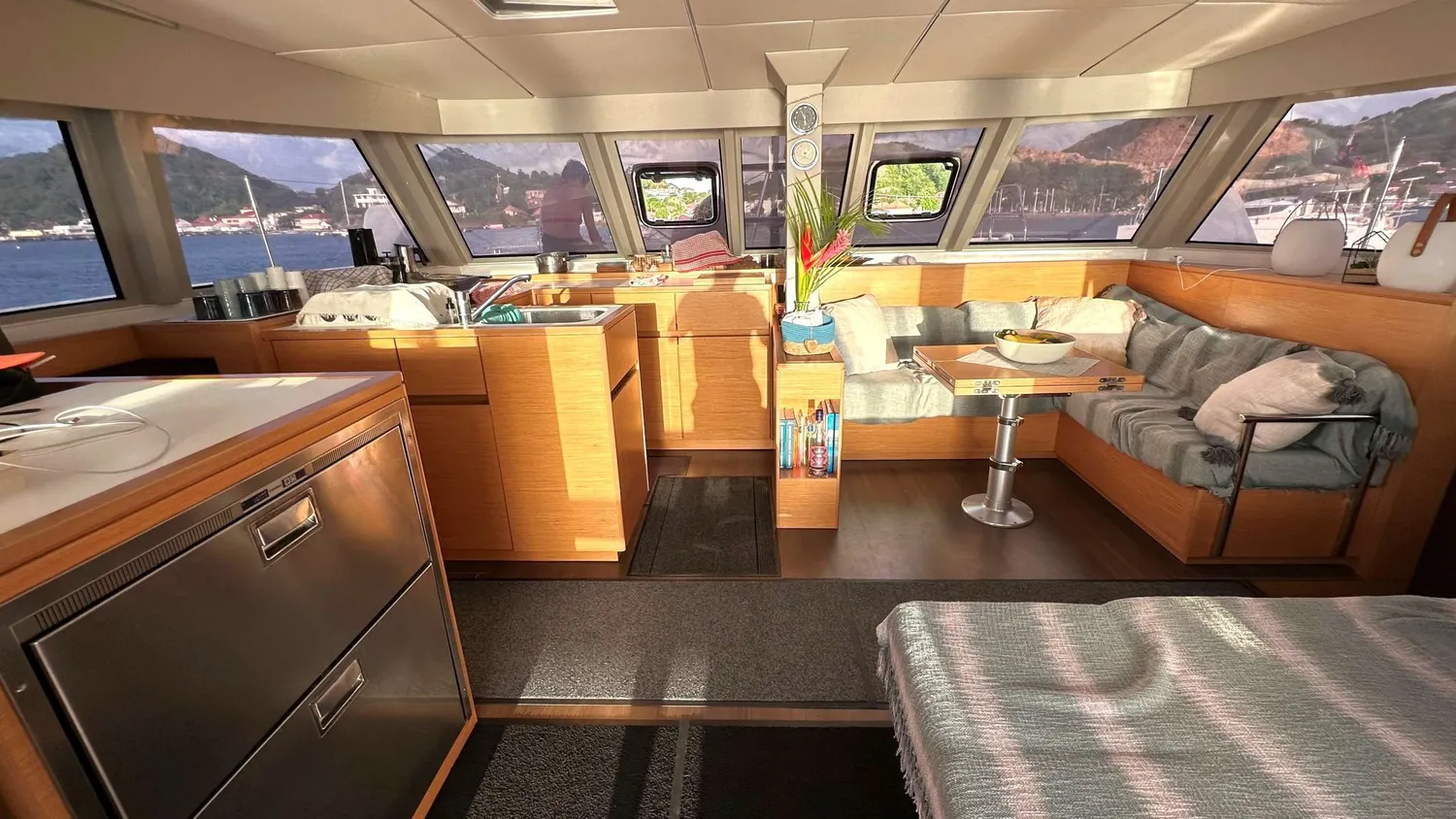 yacht-593437
