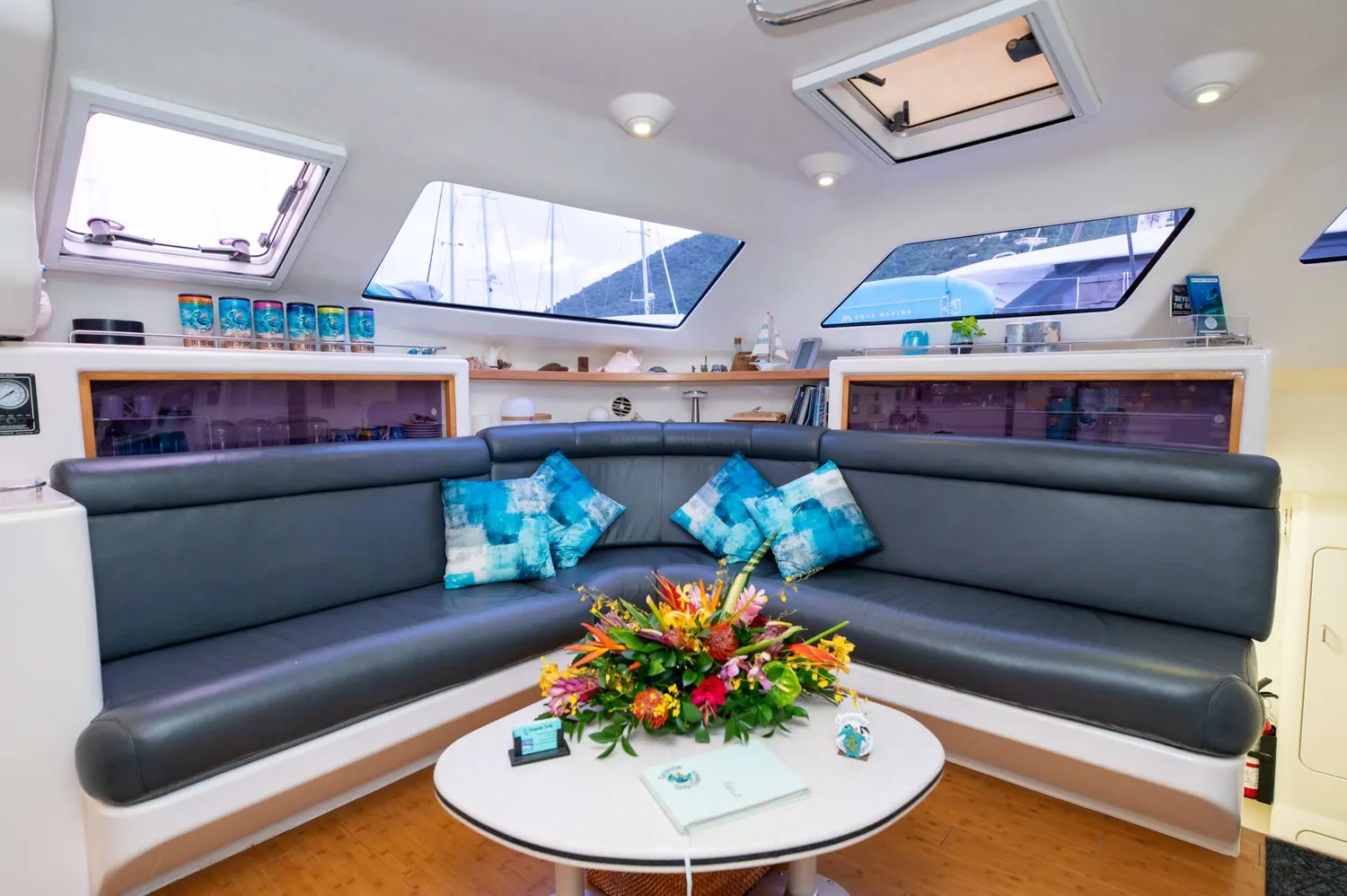yacht-568016