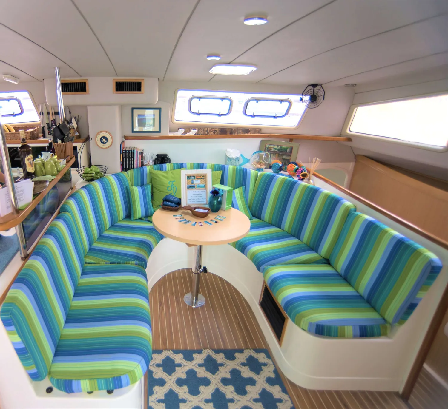yacht-587593