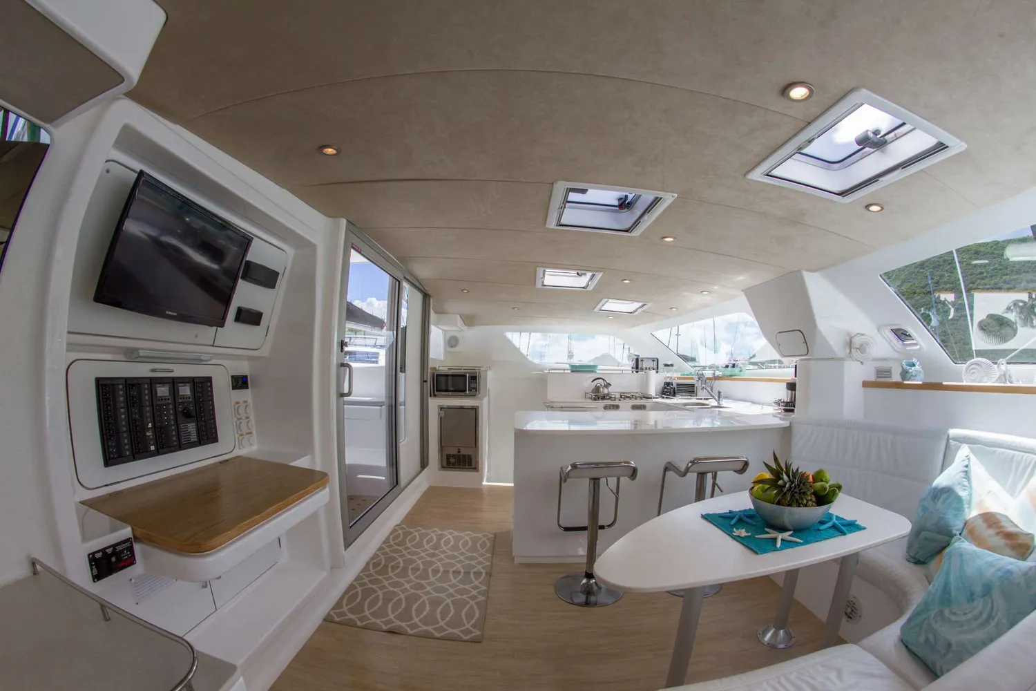 yacht-588549