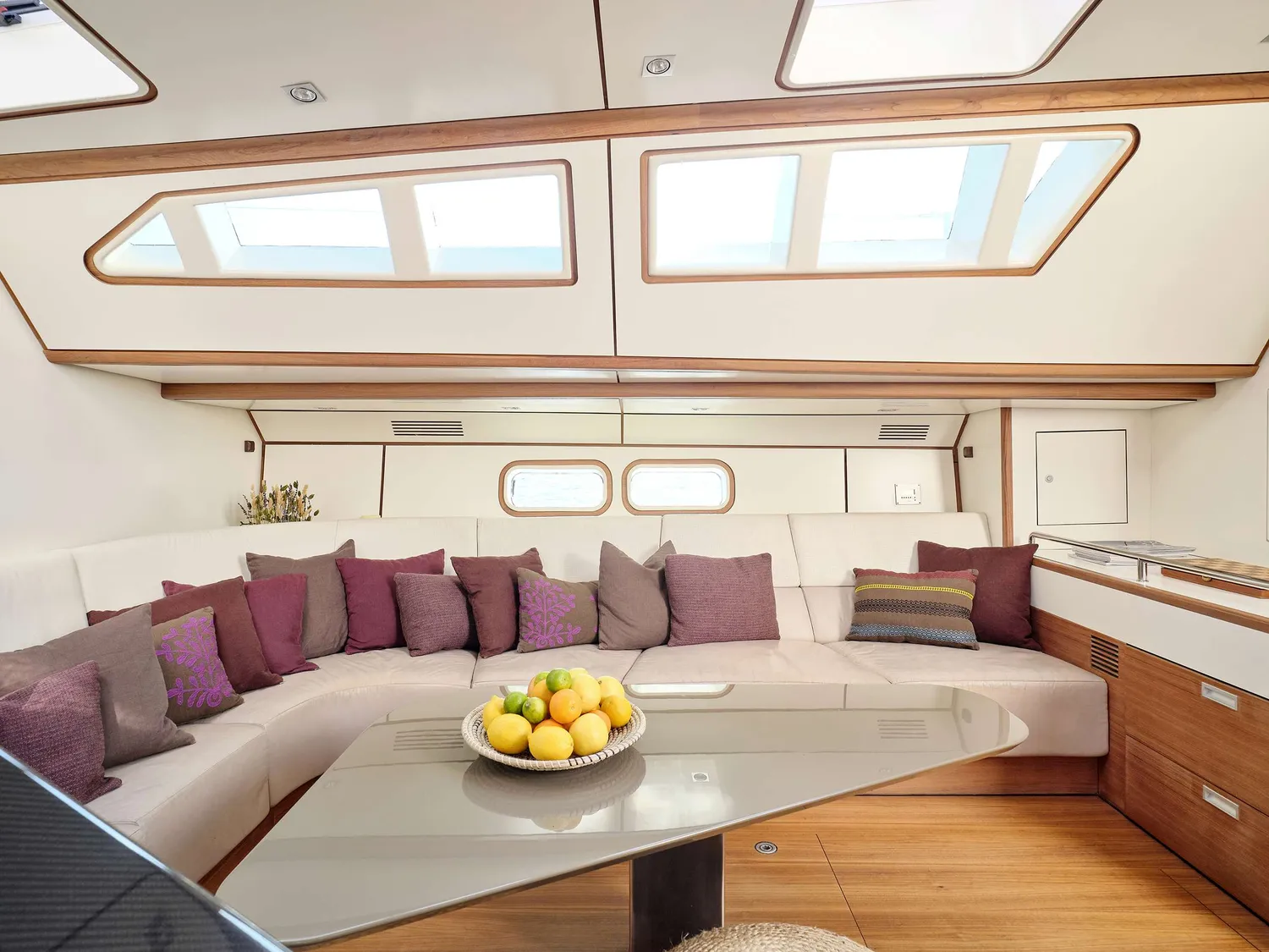 yacht-588991