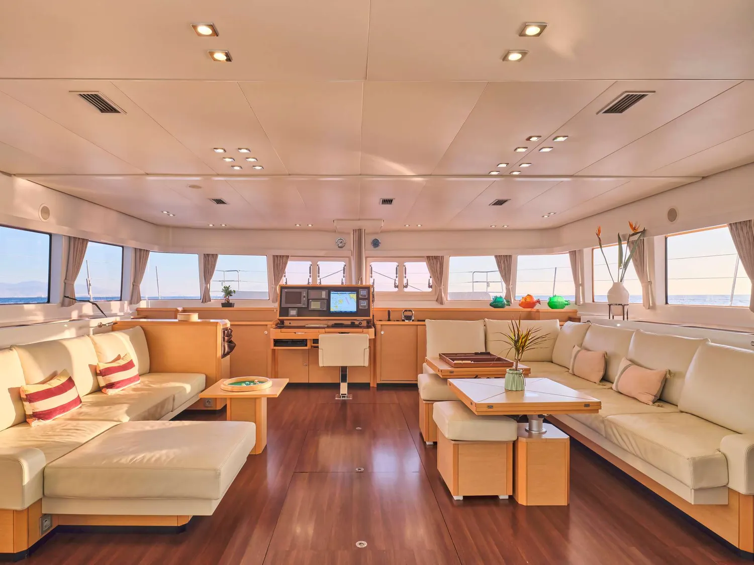 yacht-585198