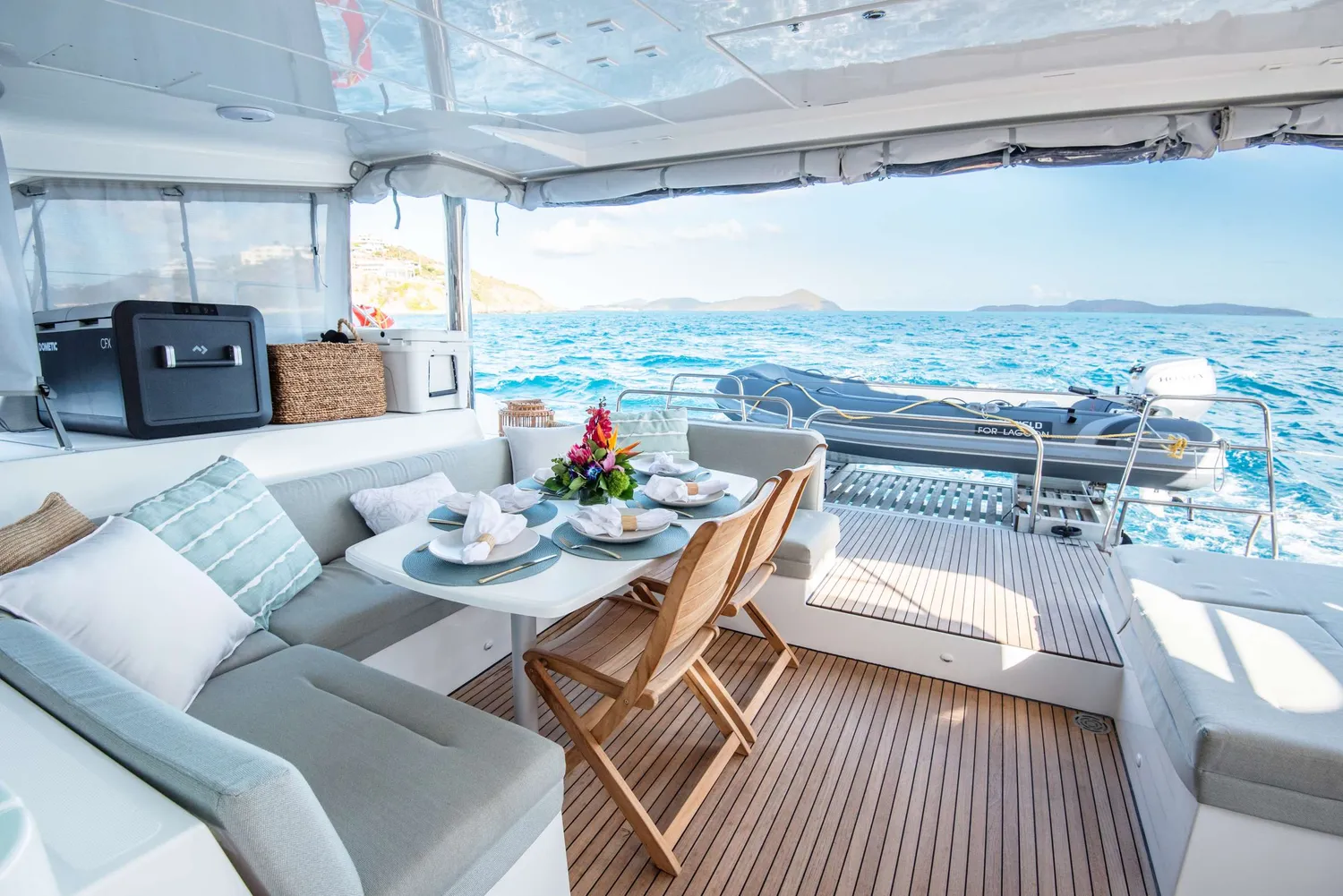 yacht-581736