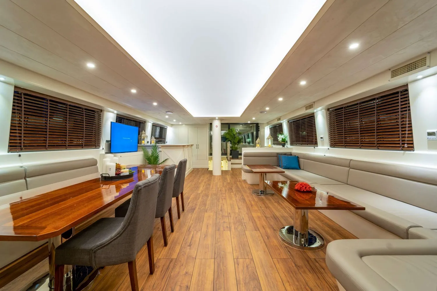 yacht-587731