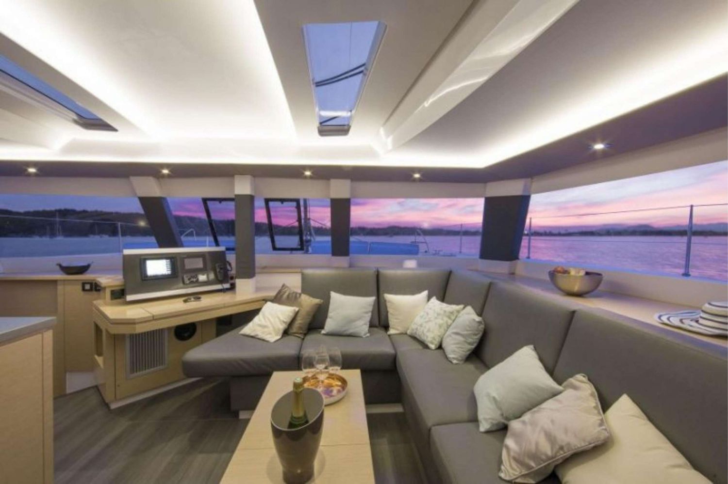 yacht-551548