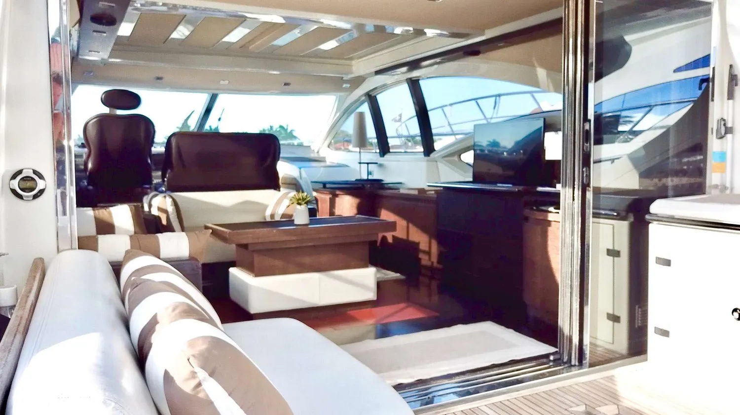 yacht-592547