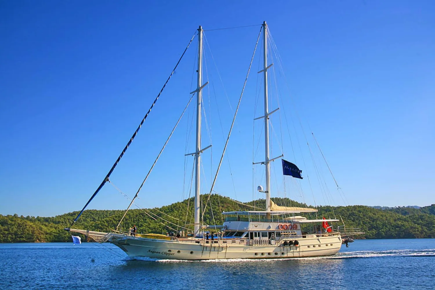 yacht-592038