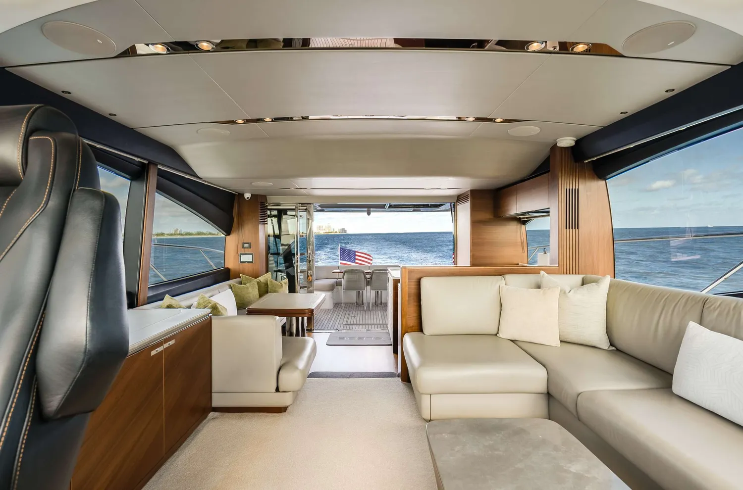 yacht-562122