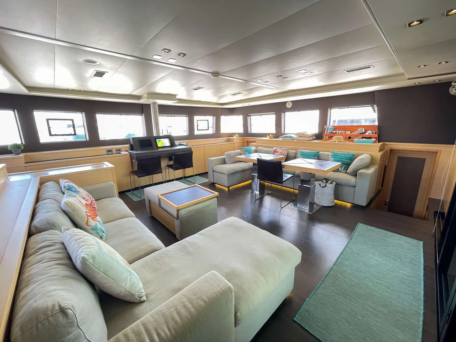 yacht-572702