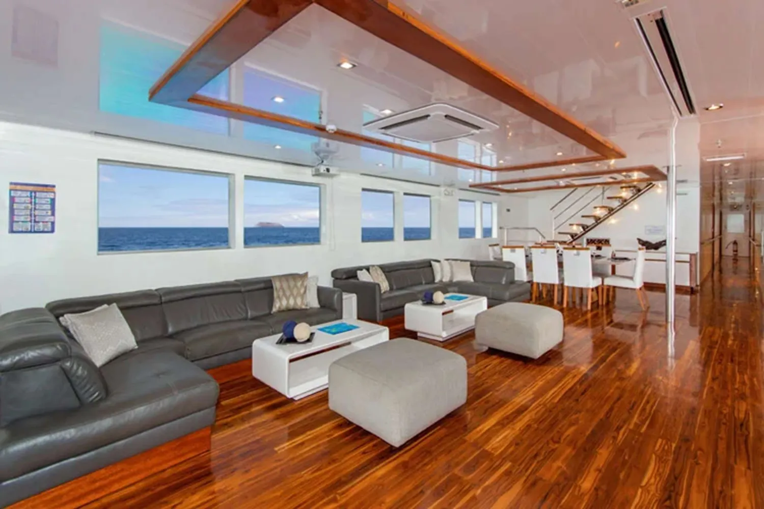 yacht-574304