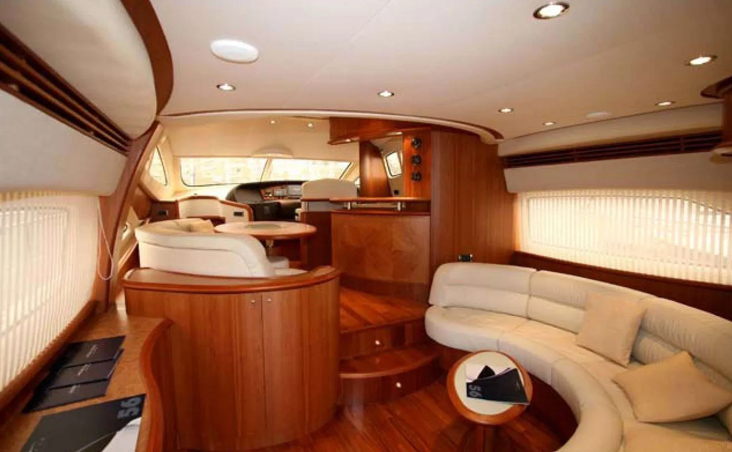 yacht-574301