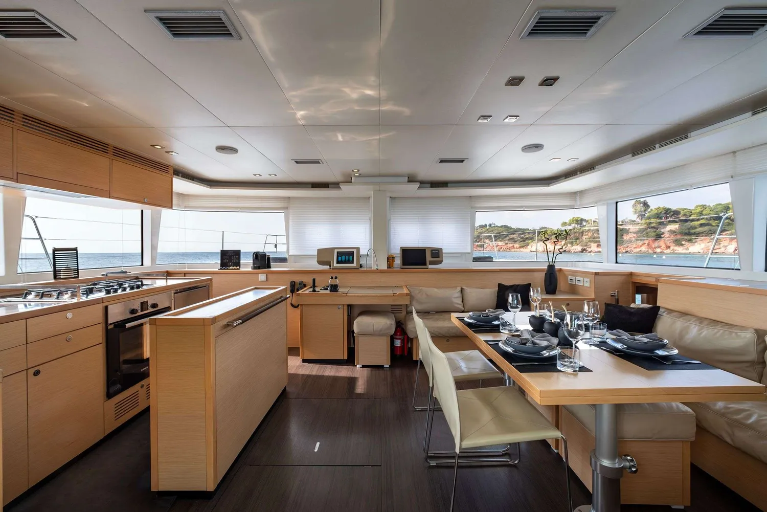 yacht-585236