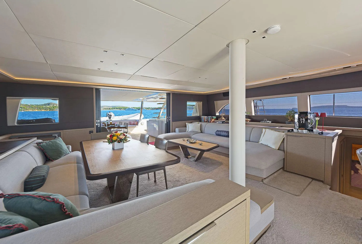 yacht-572312