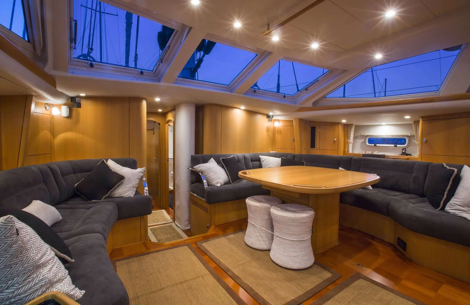 yacht-550394