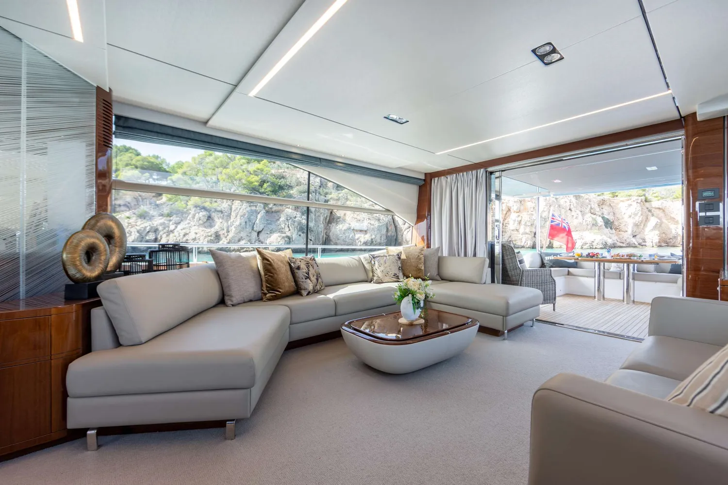 yacht-550269