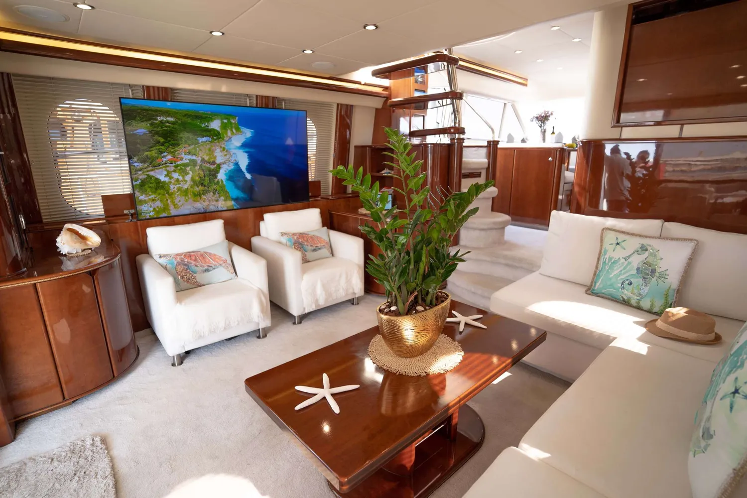 yacht-588981