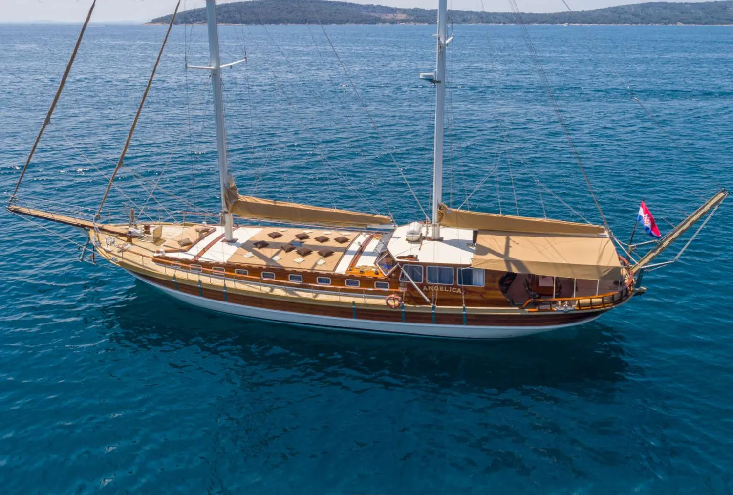 yacht-571953