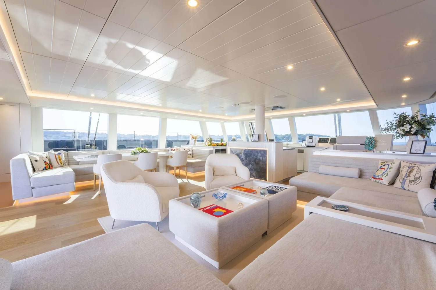 yacht-572257