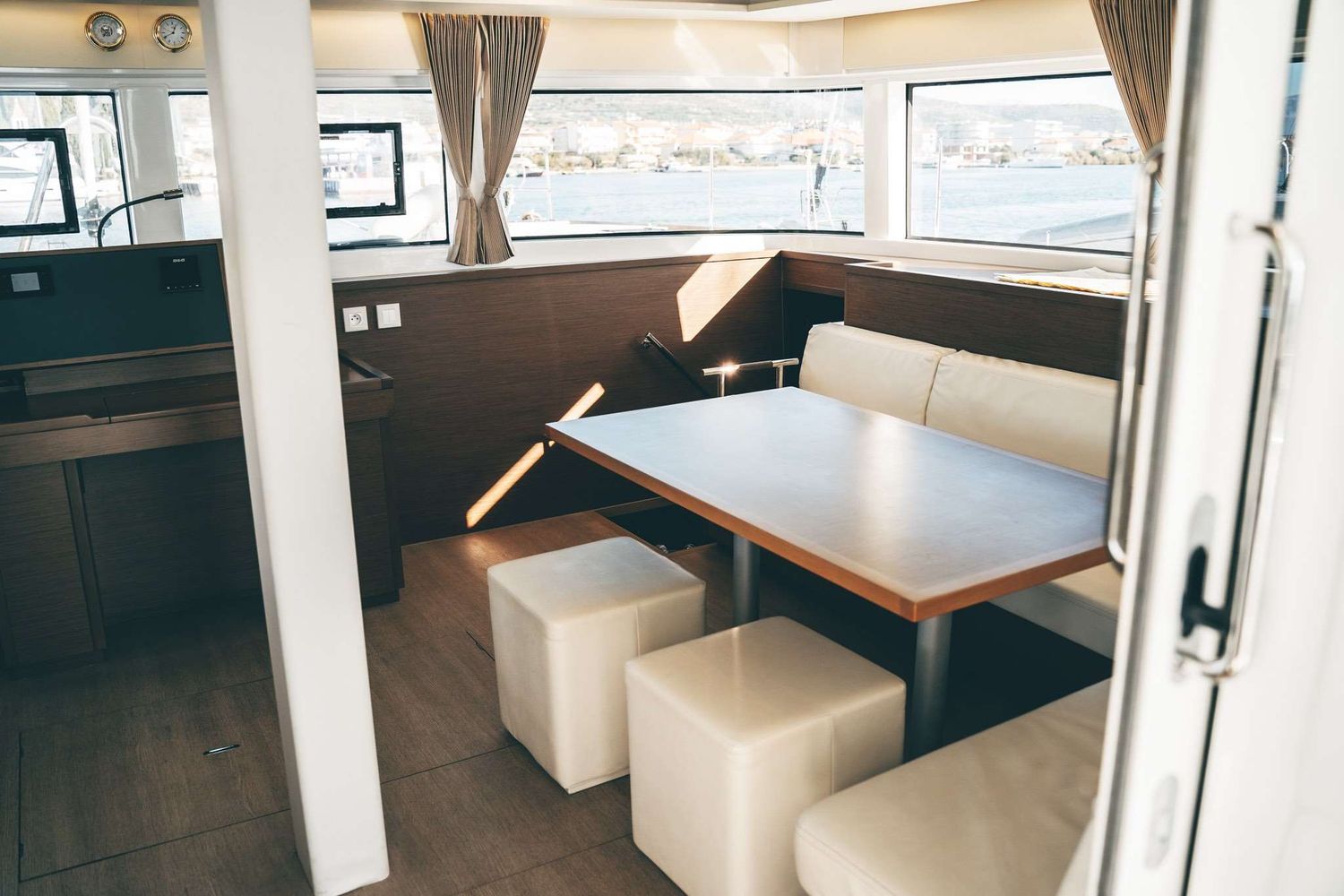yacht-551797