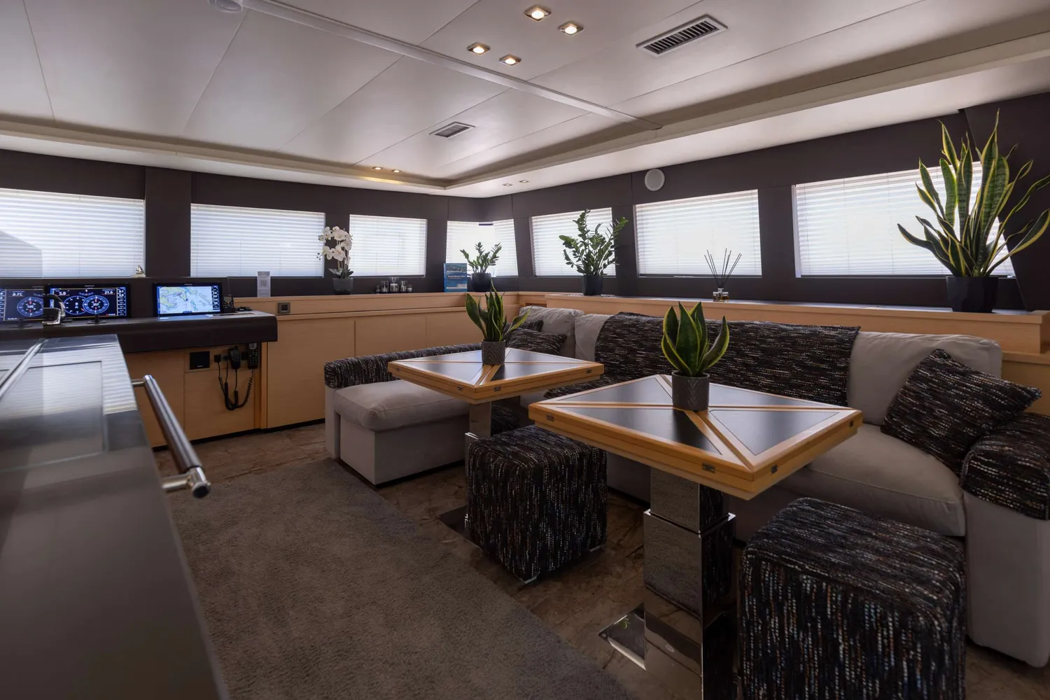 yacht-597768