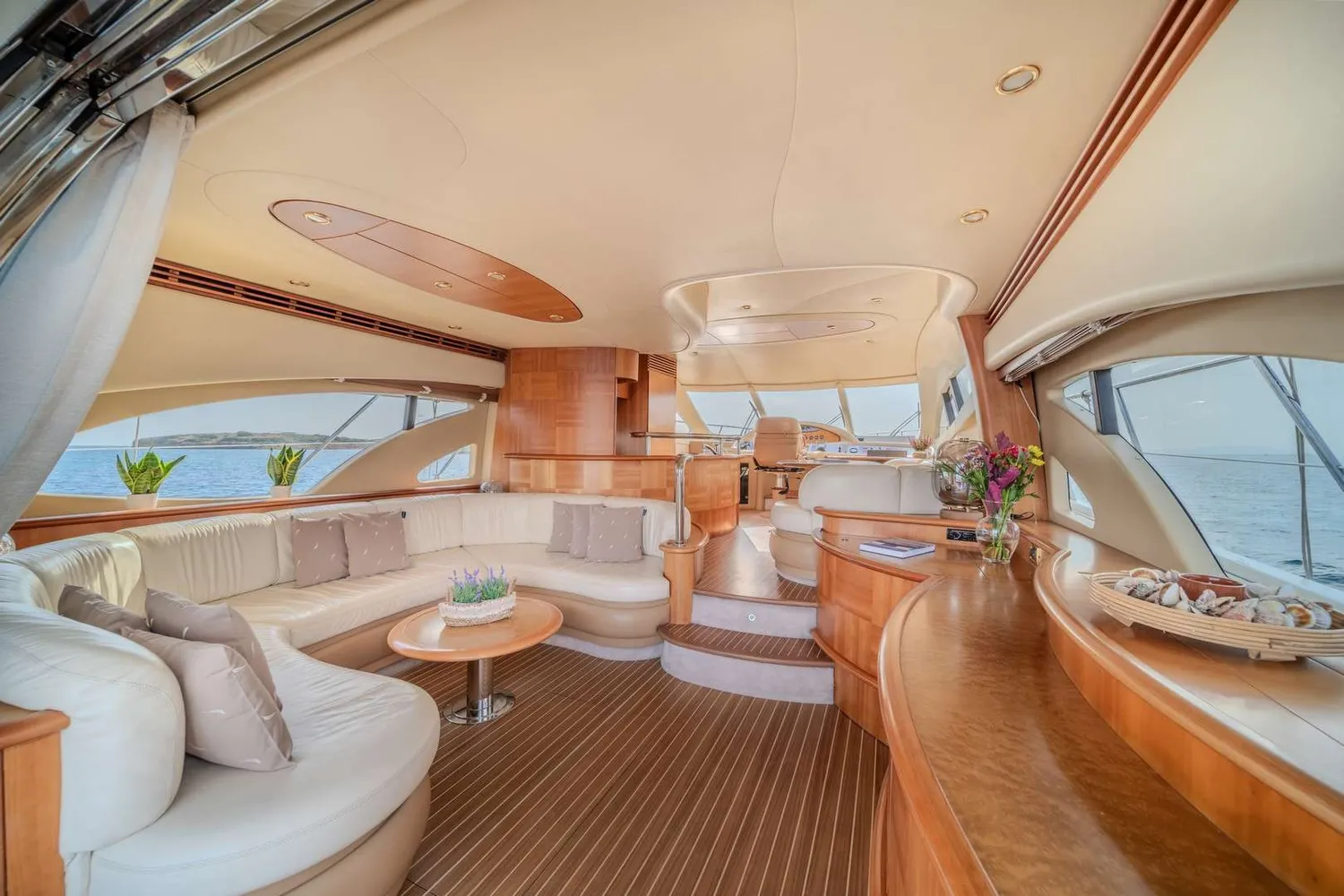 yacht-586986