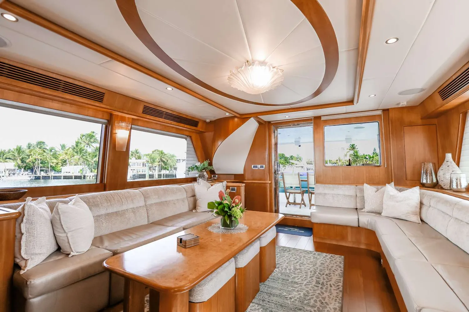 yacht-567358