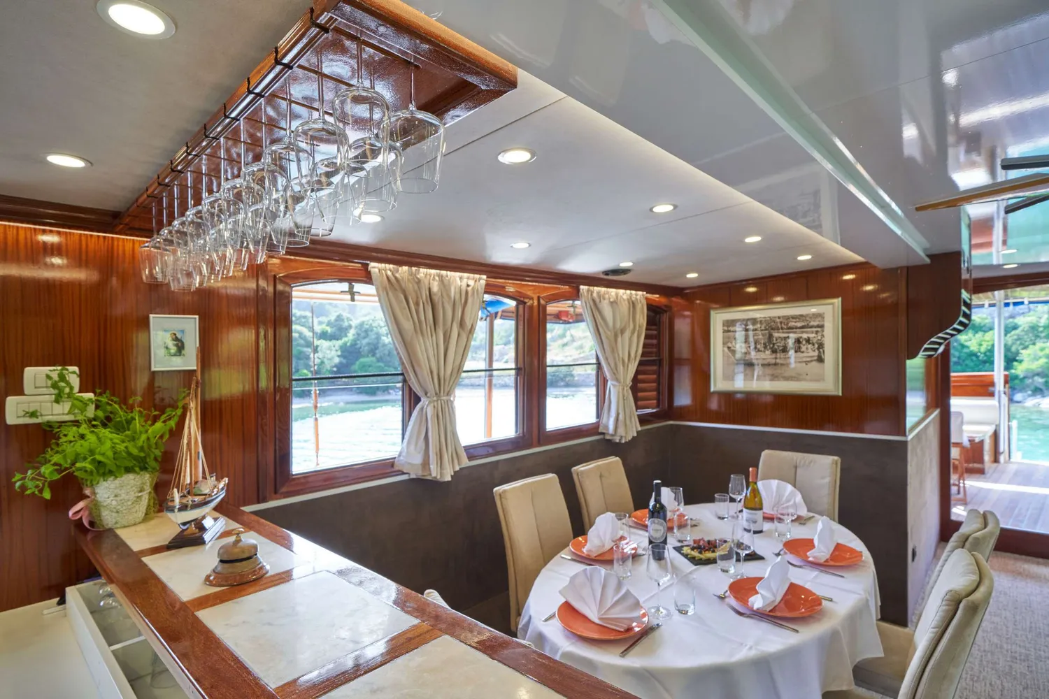 yacht-561871