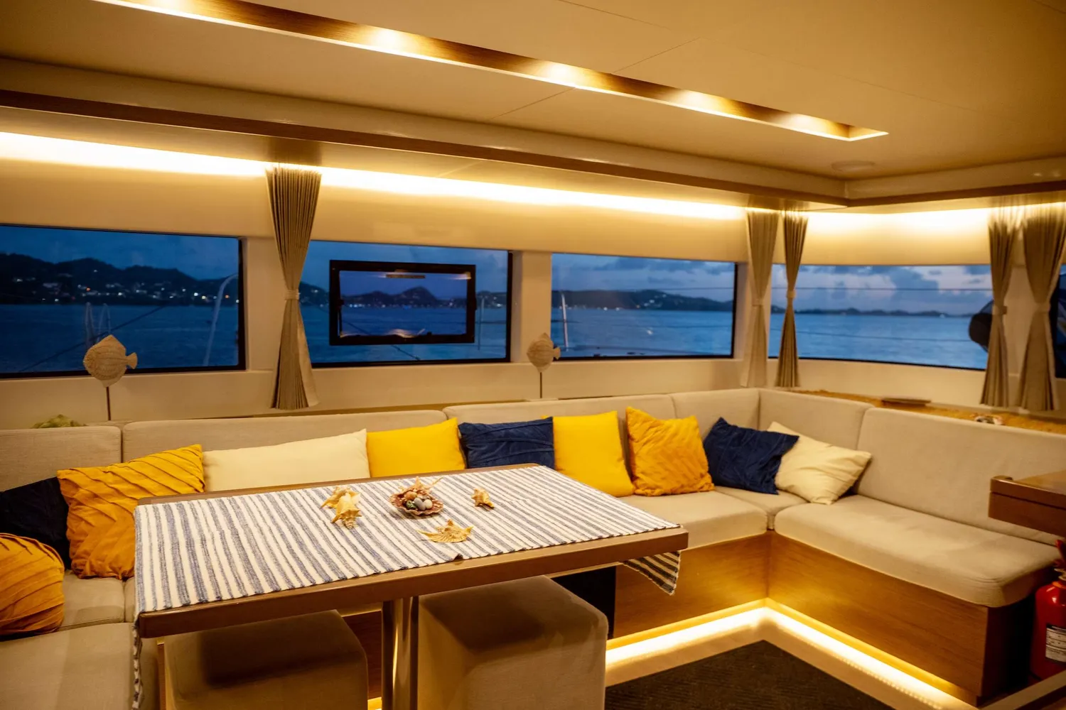 yacht-583154