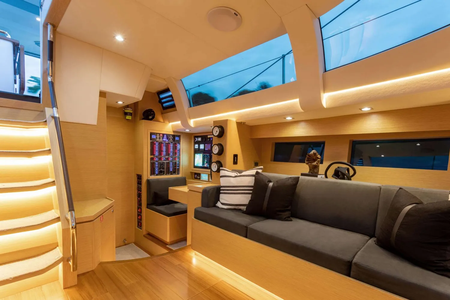 yacht-560048