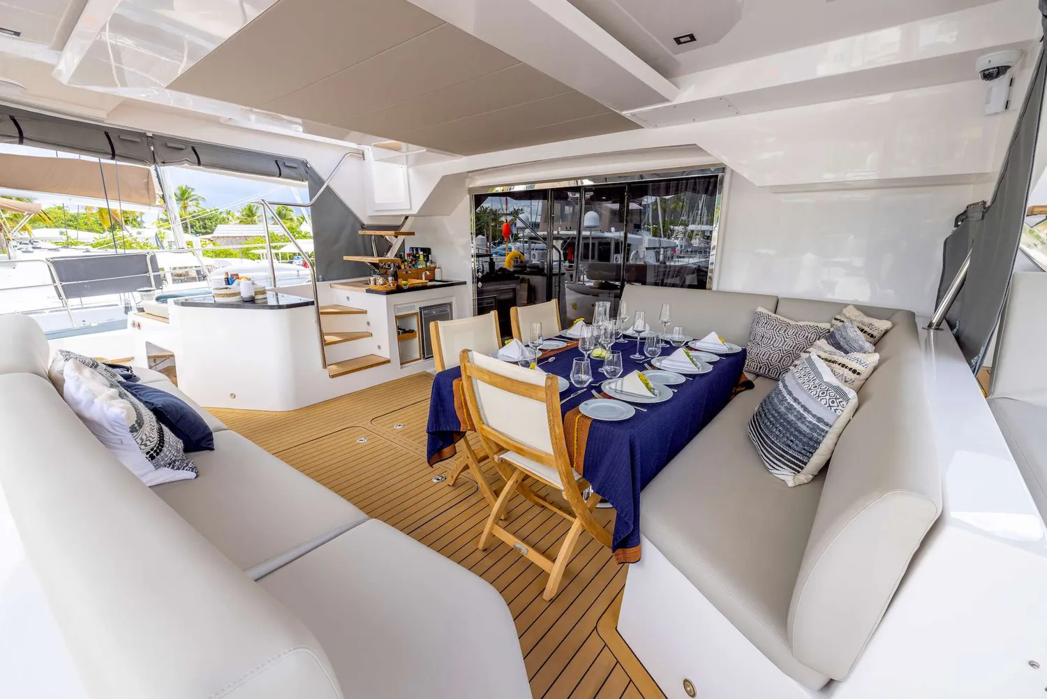 yacht-596347