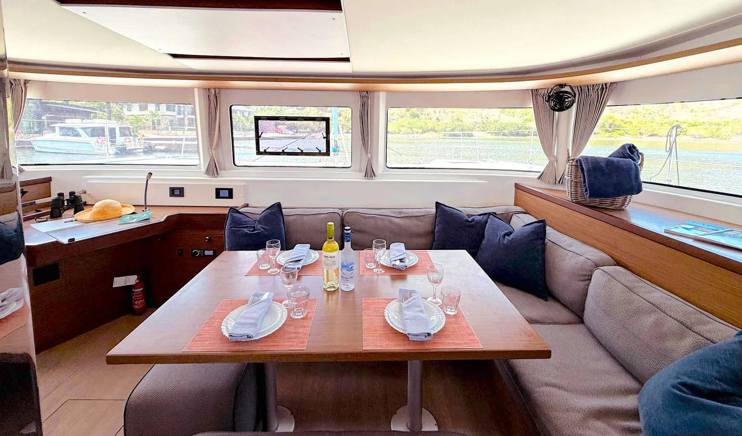 yacht-596966
