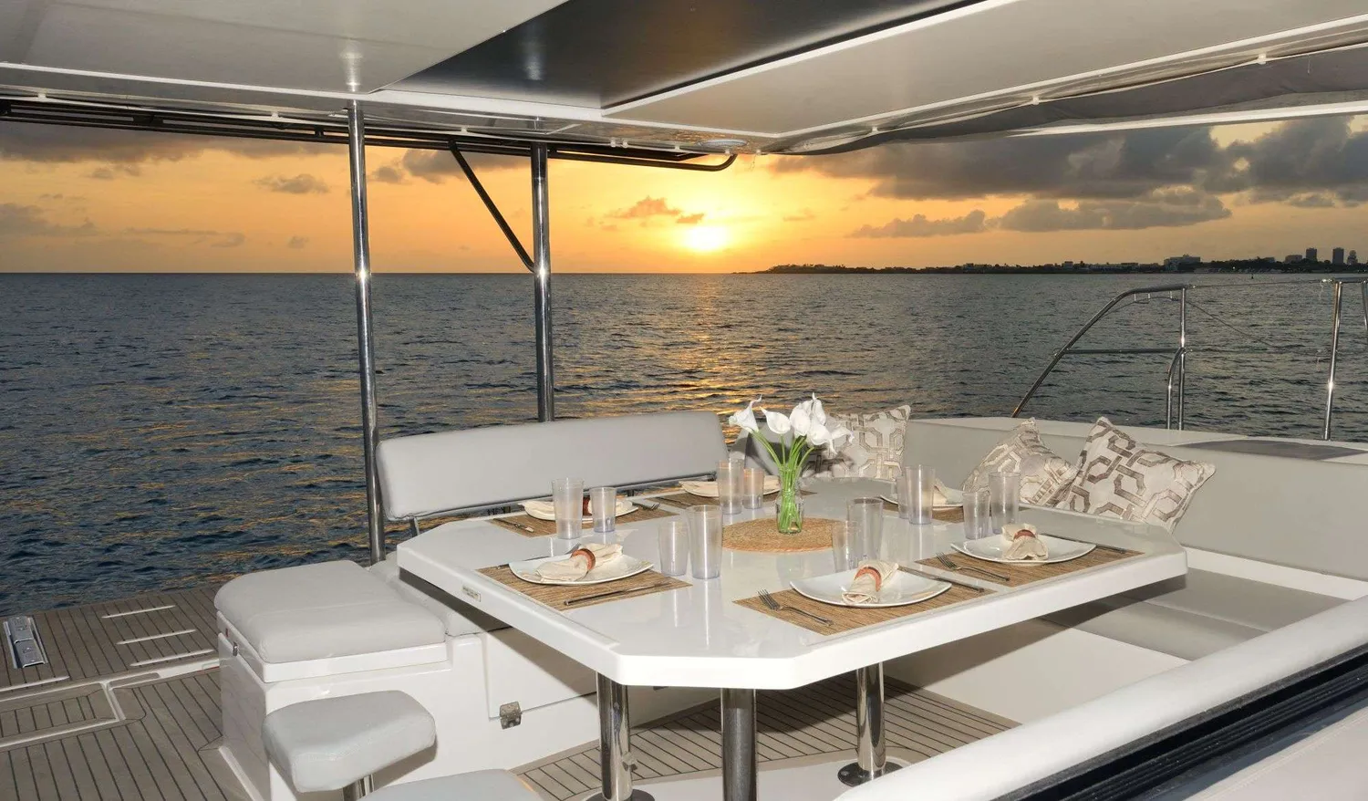 yacht-580087