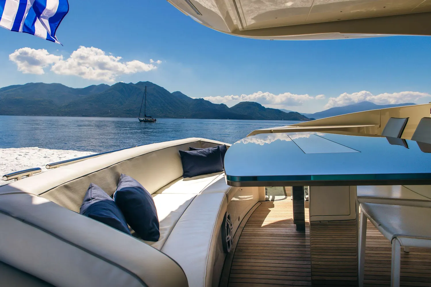 yacht-601744