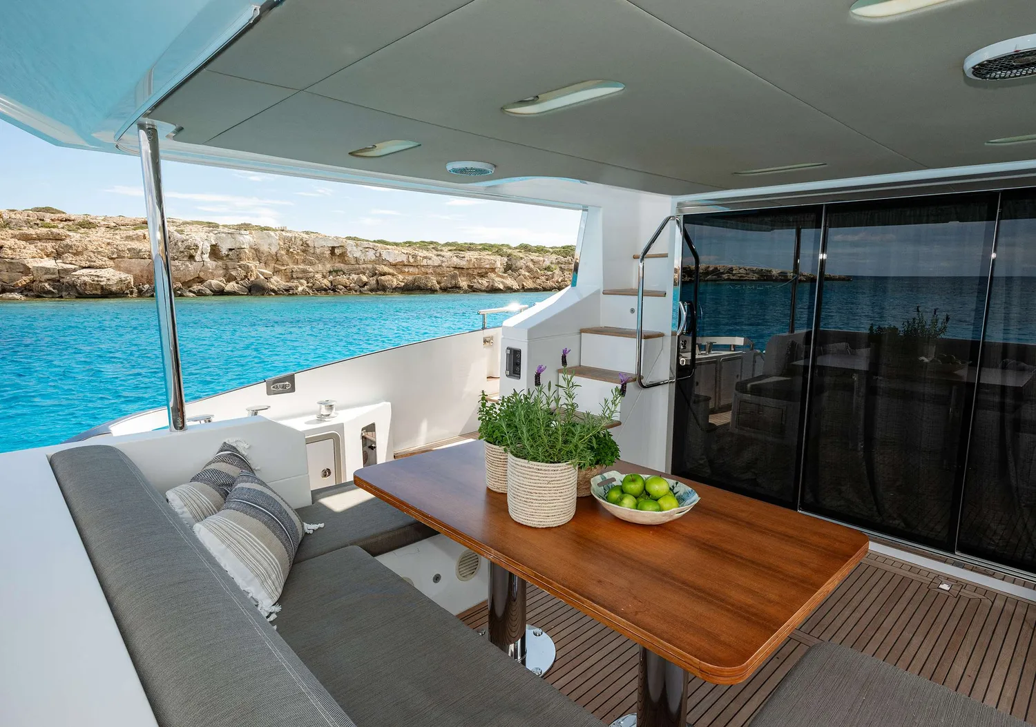 yacht-595894