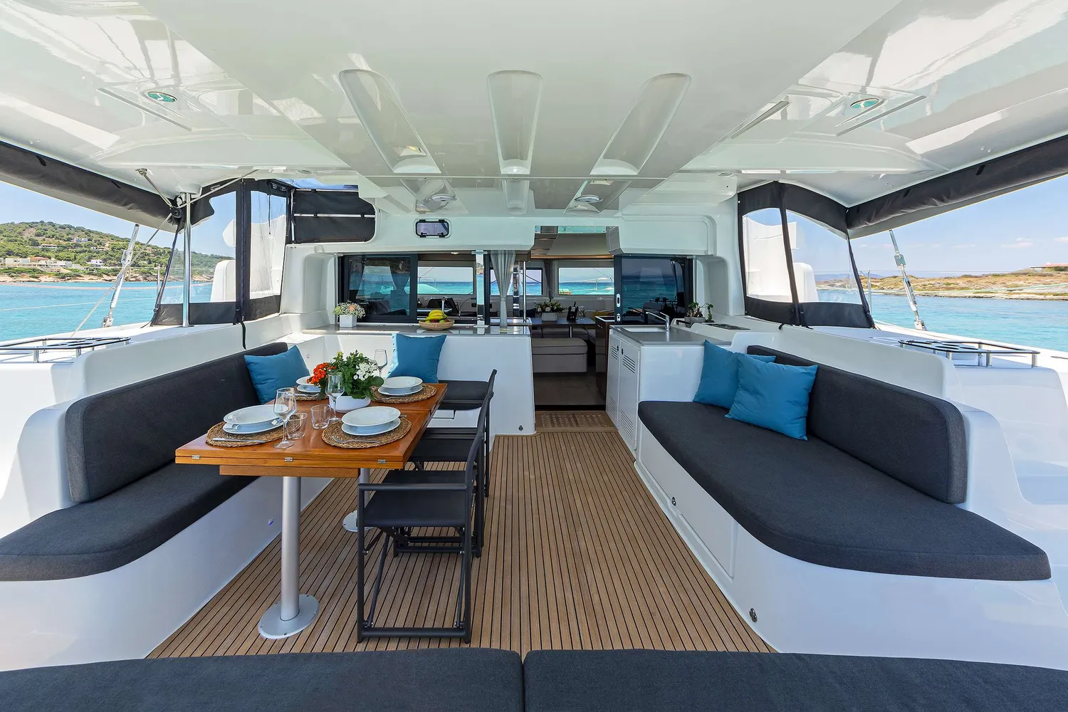 yacht-588677
