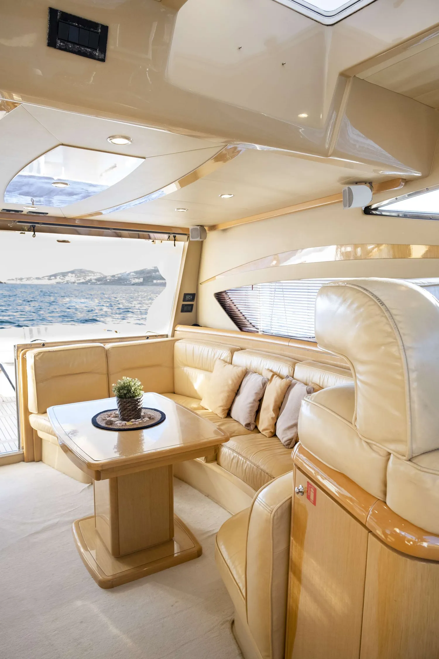 yacht-597439