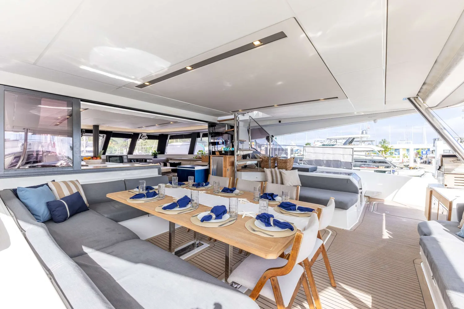 yacht-582025