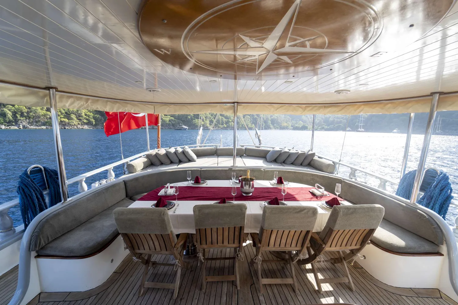 yacht-585197