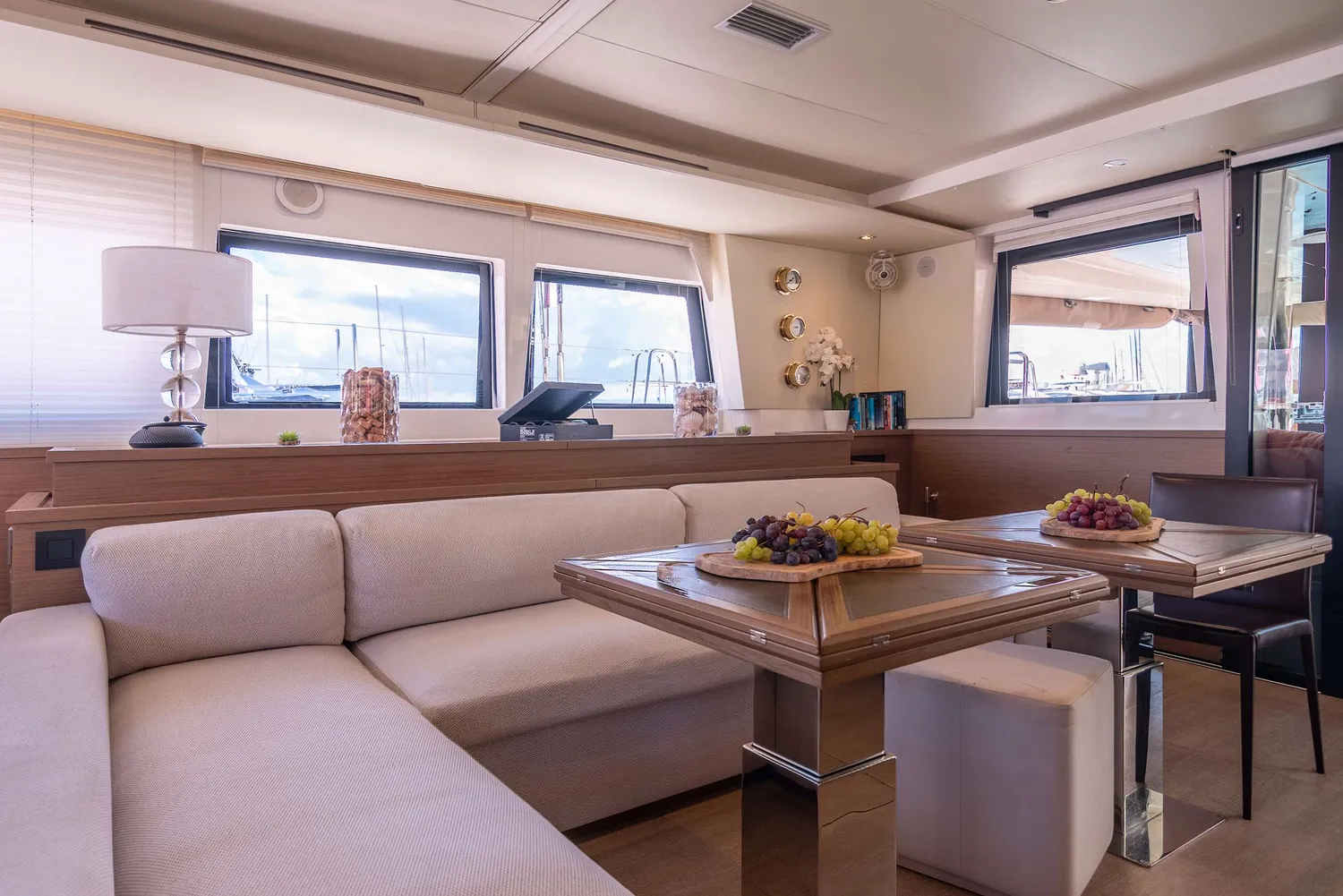 yacht-587909