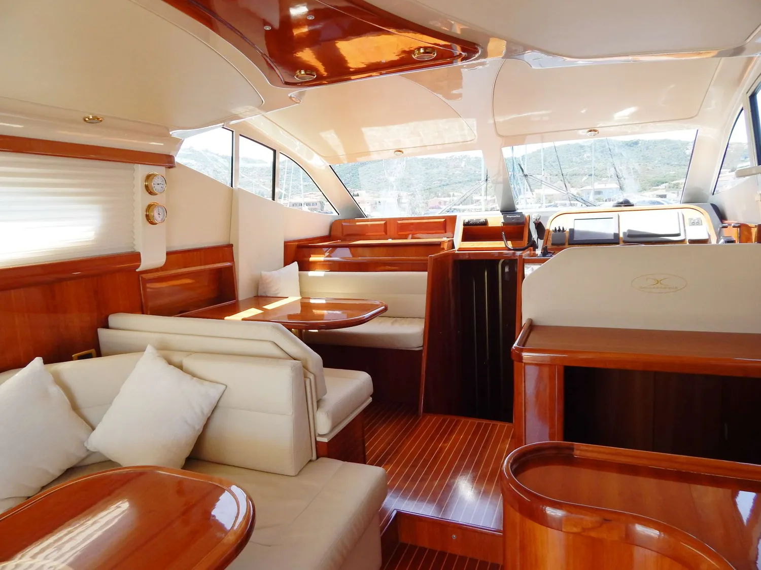 yacht-589352