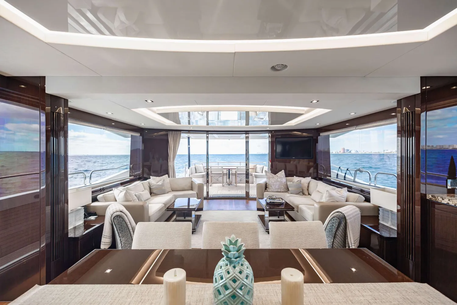 yacht-581775